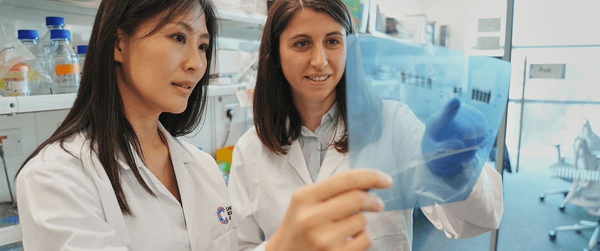 A photo of two researchers.